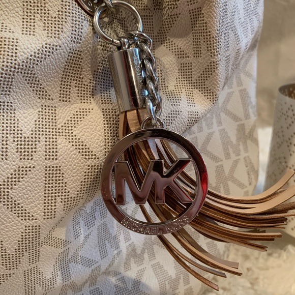 Michael Kors Tan Monogram Handbag - Picture 2 of 7